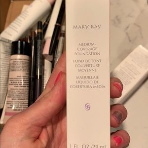 Foundation marykay medium coverage